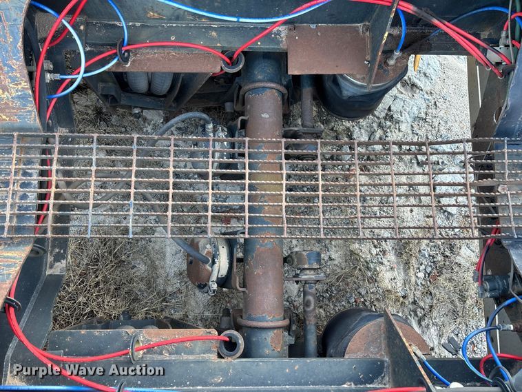 image for item EC3916 2007 PITTS LB52-24HD lowboy equipment trailer