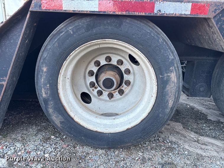 image for item EC3916 2007 PITTS LB52-24HD lowboy equipment trailer