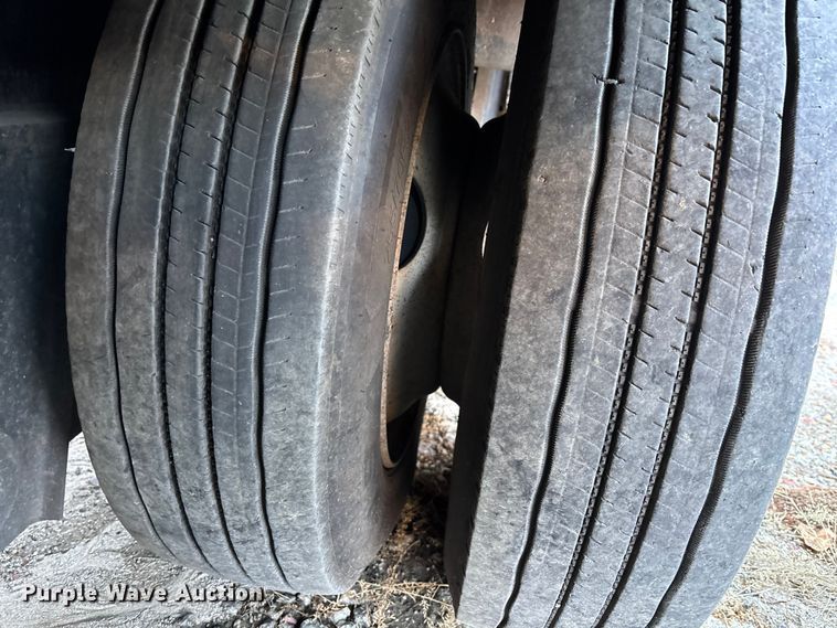 image for item EC3916 2007 PITTS LB52-24HD lowboy equipment trailer