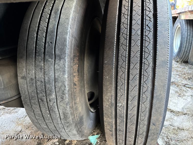 image for item EC3916 2007 PITTS LB52-24HD lowboy equipment trailer