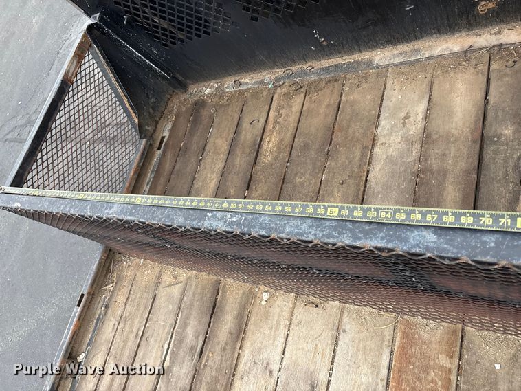 image for item EC8130 2006 International 4300 flatbed truck