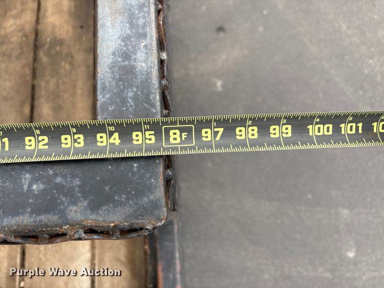 image for item EC8130 2006 International 4300 flatbed truck