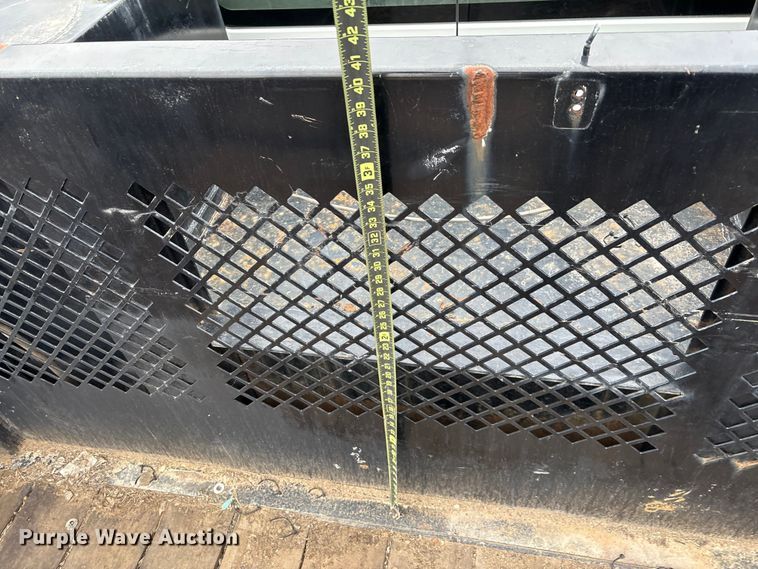 image for item EC8130 2006 International 4300 flatbed truck