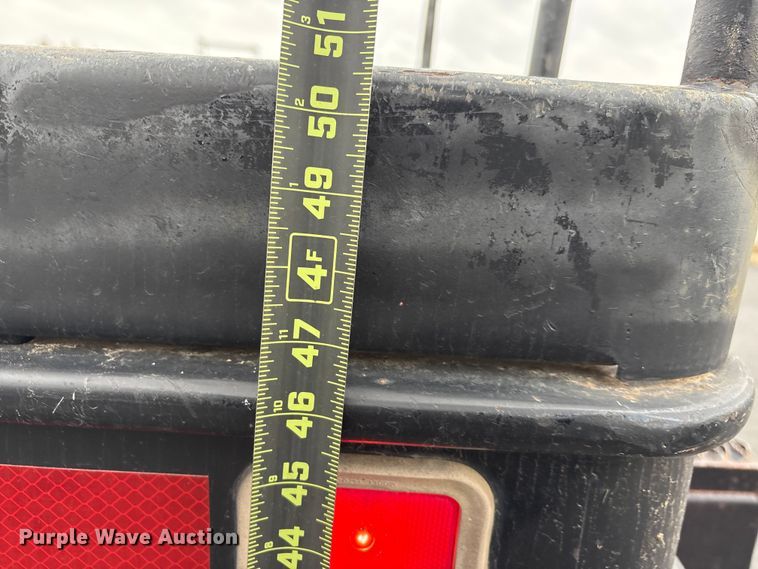 image for item EC8130 2006 International 4300 flatbed truck