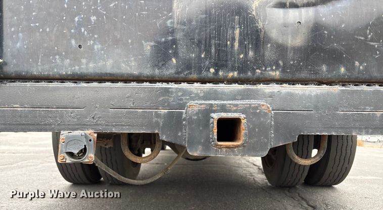 image for item EC8130 2006 International 4300 flatbed truck