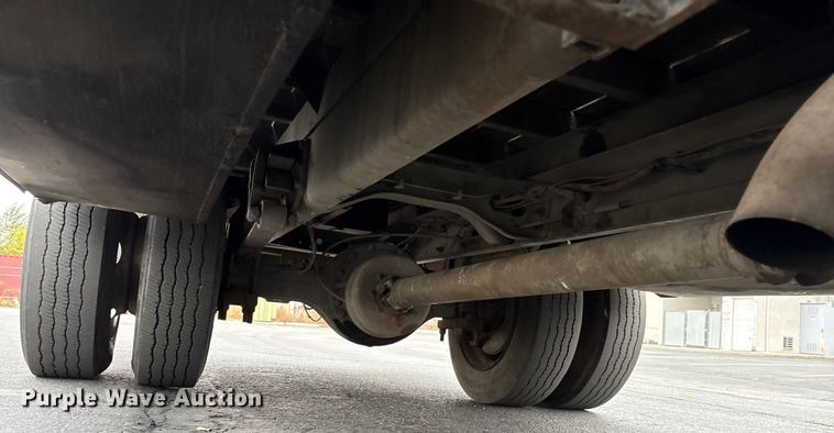 image for item EC8130 2006 International 4300 flatbed truck