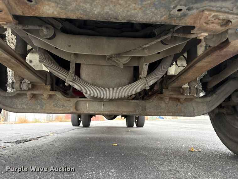 image for item EC8130 2006 International 4300 flatbed truck