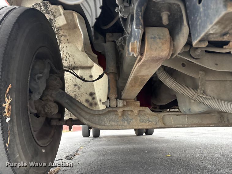 image for item EC8130 2006 International 4300 flatbed truck