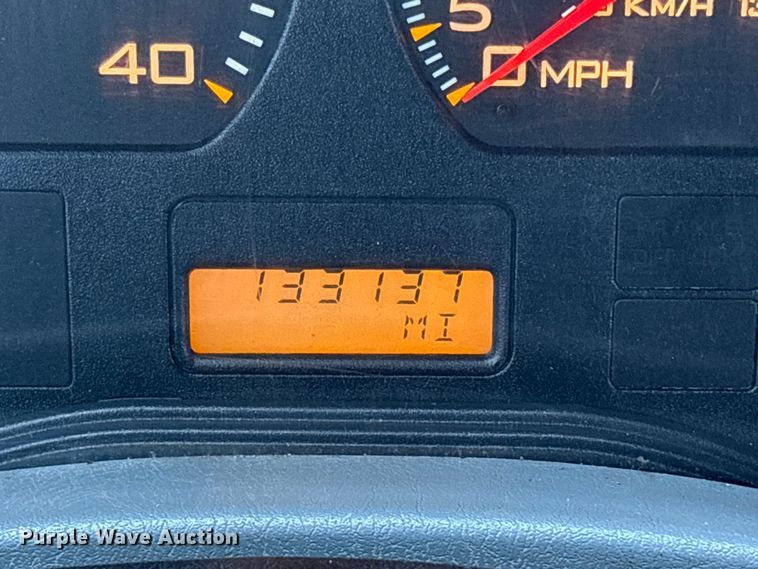 image for item EC8130 2006 International 4300 flatbed truck