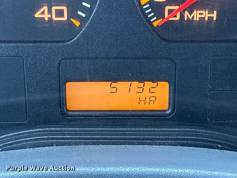 image for item EC8130 2006 International 4300 flatbed truck