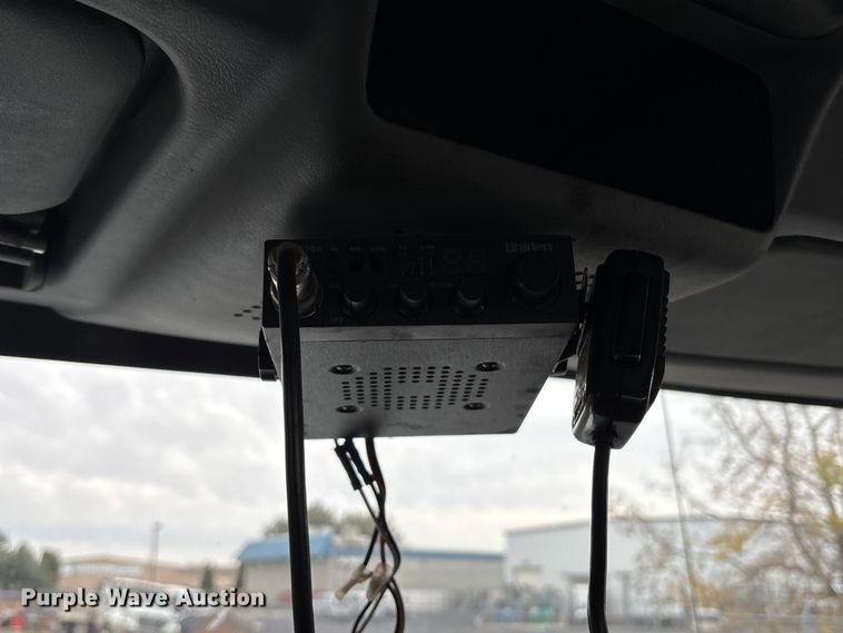 image for item EC8130 2006 International 4300 flatbed truck