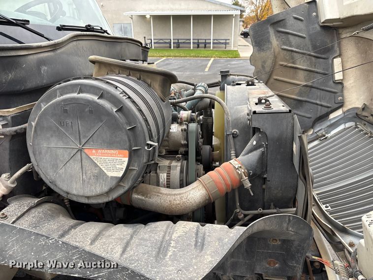 image for item EC8130 2006 International 4300 flatbed truck