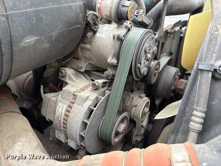 image for item EC8130 2006 International 4300 flatbed truck