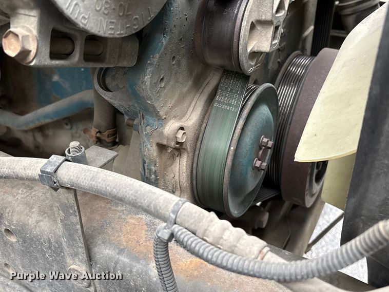 image for item EC8130 2006 International 4300 flatbed truck