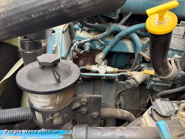 image for item EC8130 2006 International 4300 flatbed truck