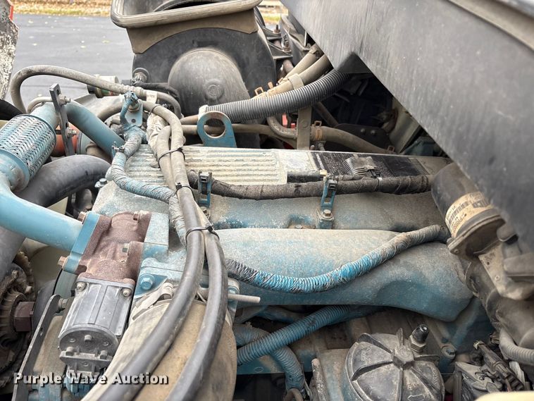 image for item EC8130 2006 International 4300 flatbed truck