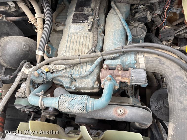 image for item EC8130 2006 International 4300 flatbed truck