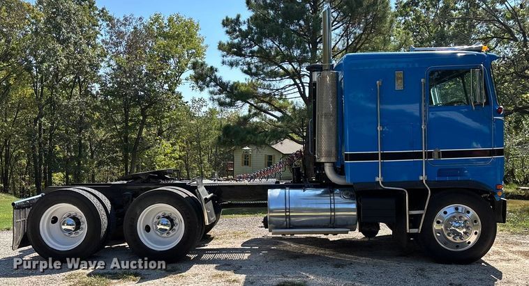 image for item ED2269 1978 Kenworth K100C semi truck