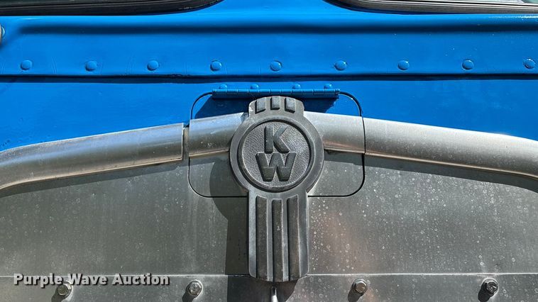 image for item ED2269 1978 Kenworth K100C semi truck