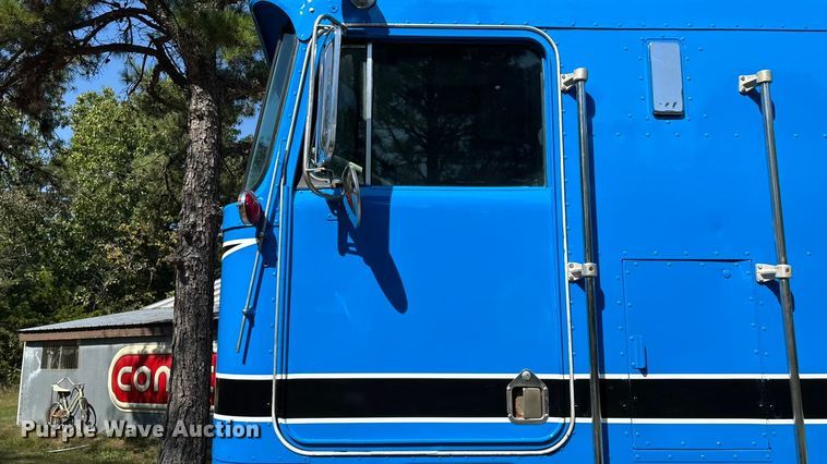 image for item ED2269 1978 Kenworth K100C semi truck