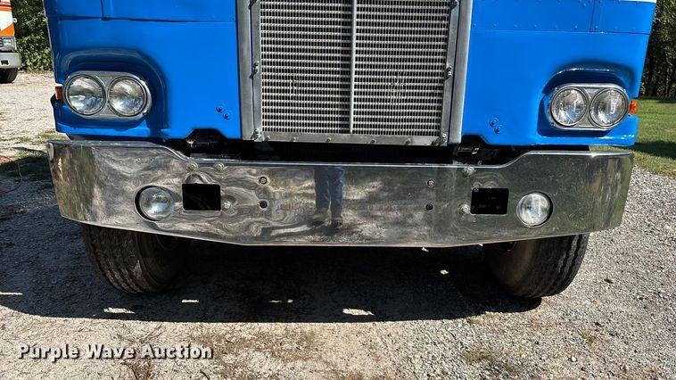 image for item ED2269 1978 Kenworth K100C semi truck