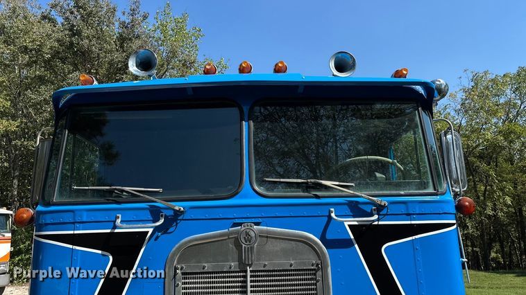 image for item ED2269 1978 Kenworth K100C semi truck