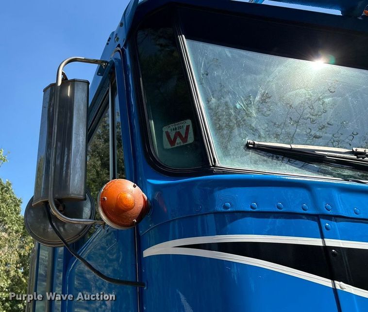 image for item ED2269 1978 Kenworth K100C semi truck