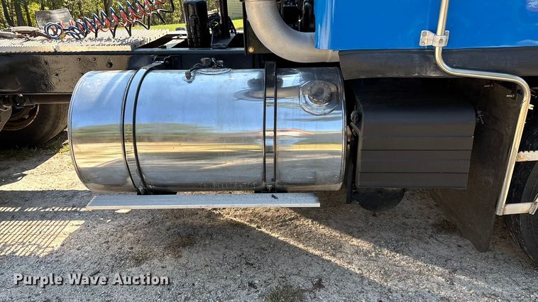 image for item ED2269 1978 Kenworth K100C semi truck