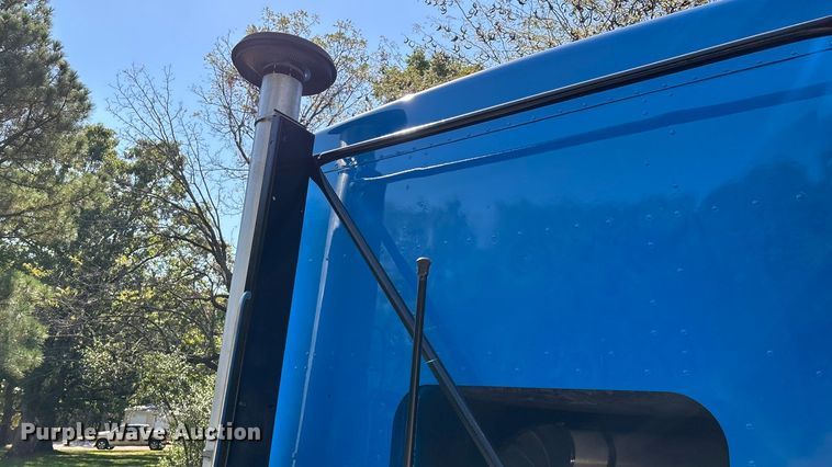 image for item ED2269 1978 Kenworth K100C semi truck