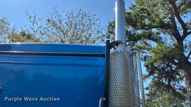 image for item ED2269 1978 Kenworth K100C semi truck
