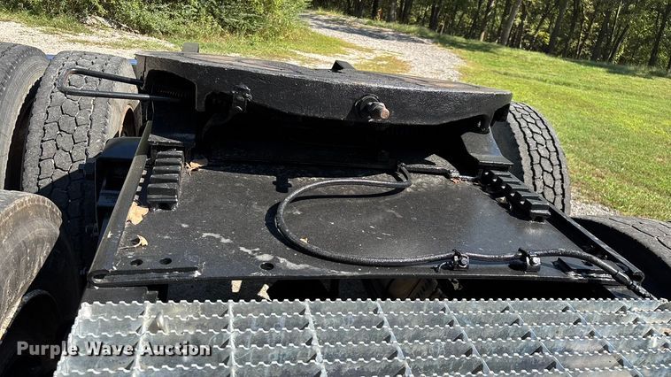 image for item ED2269 1978 Kenworth K100C semi truck