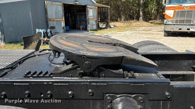 image for item ED2269 1978 Kenworth K100C semi truck