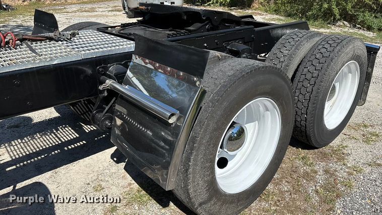 image for item ED2269 1978 Kenworth K100C semi truck