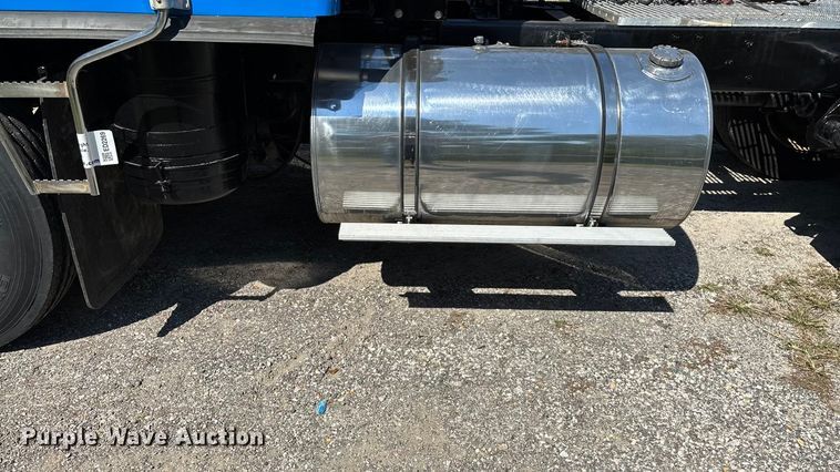 image for item ED2269 1978 Kenworth K100C semi truck