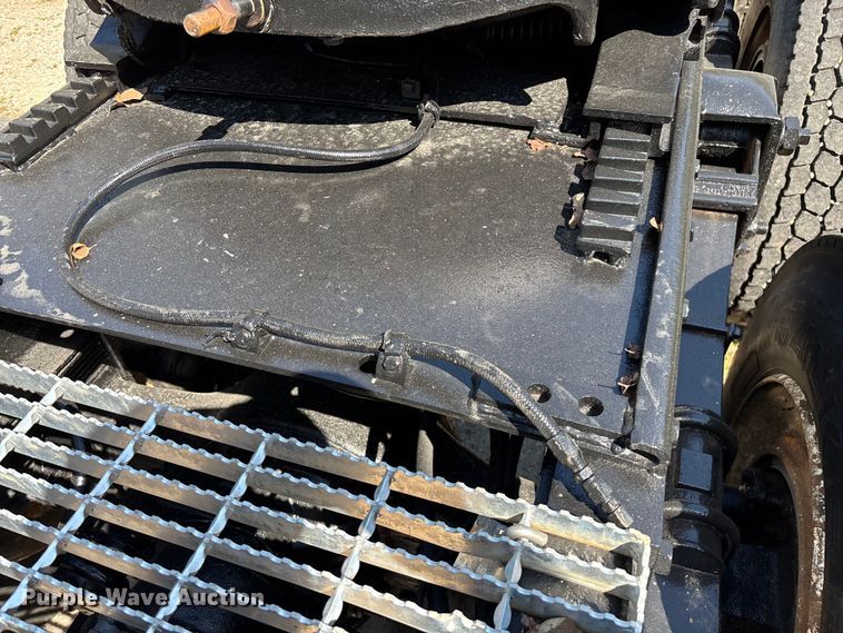 image for item ED2269 1978 Kenworth K100C semi truck