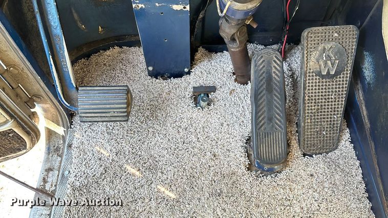 image for item ED2269 1978 Kenworth K100C semi truck