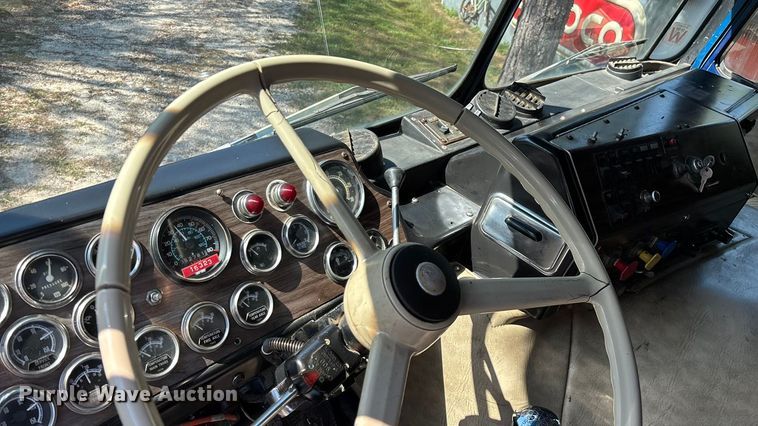 image for item ED2269 1978 Kenworth K100C semi truck