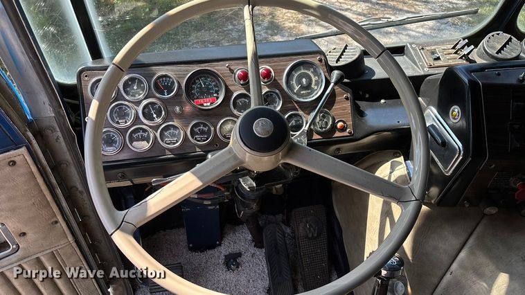 image for item ED2269 1978 Kenworth K100C semi truck