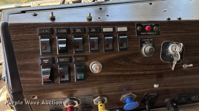 image for item ED2269 1978 Kenworth K100C semi truck