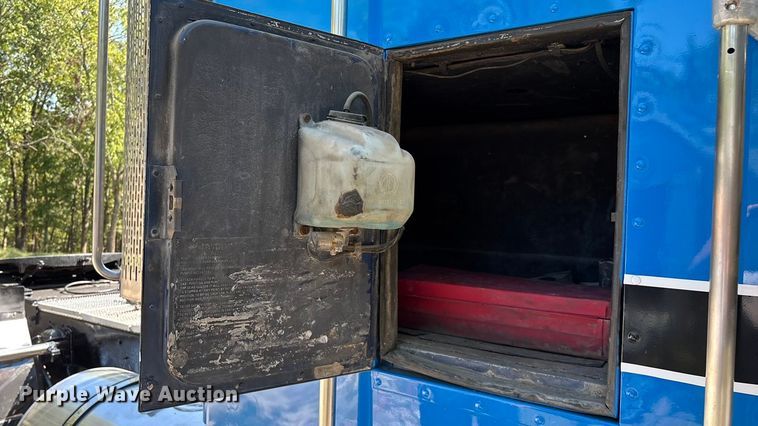 image for item ED2269 1978 Kenworth K100C semi truck