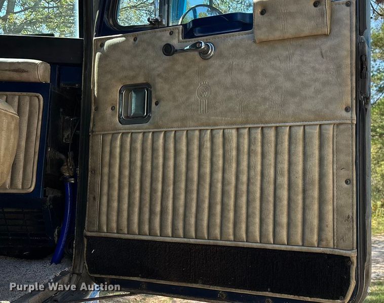 image for item ED2269 1978 Kenworth K100C semi truck