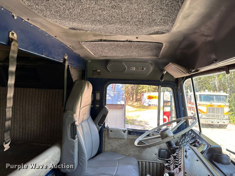 image for item ED2269 1978 Kenworth K100C semi truck