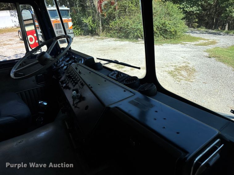 image for item ED2269 1978 Kenworth K100C semi truck