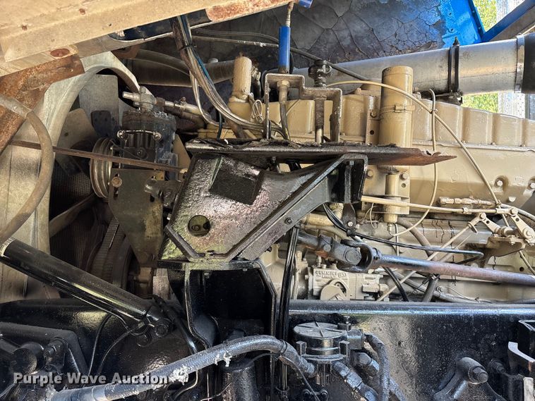 image for item ED2269 1978 Kenworth K100C semi truck