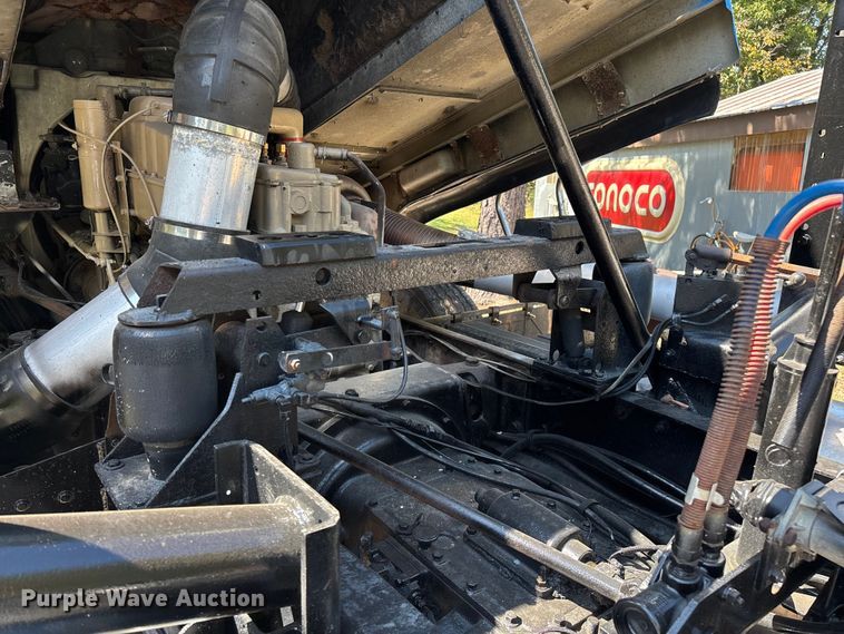 image for item ED2269 1978 Kenworth K100C semi truck