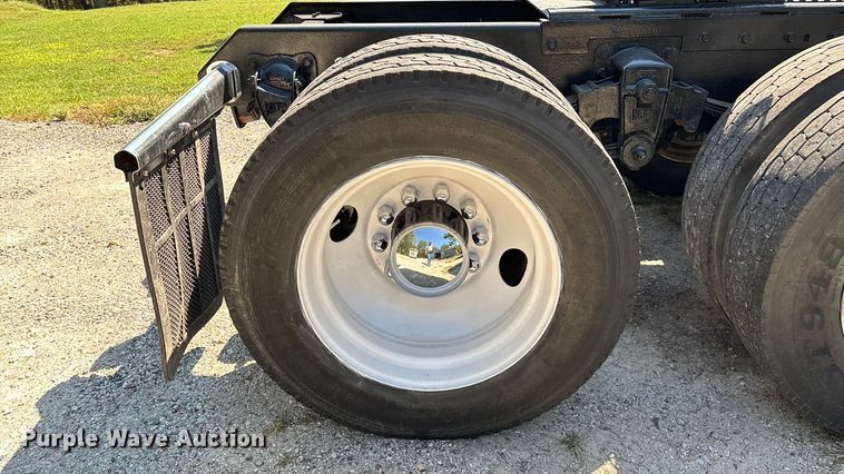 image for item ED2269 1978 Kenworth K100C semi truck