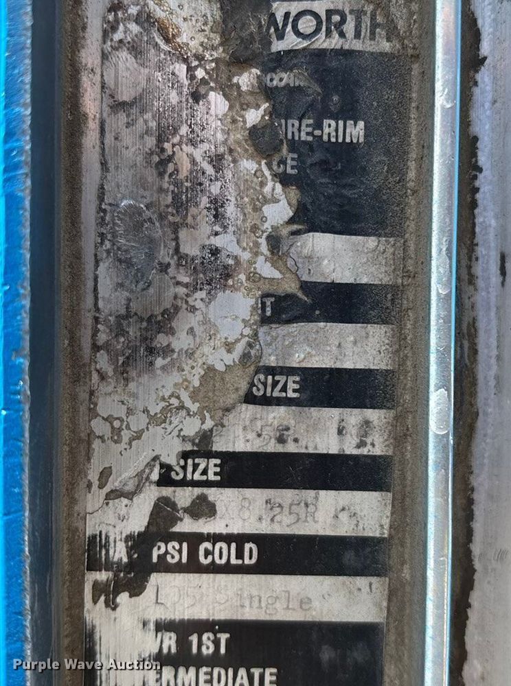 image for item ED2269 1978 Kenworth K100C semi truck