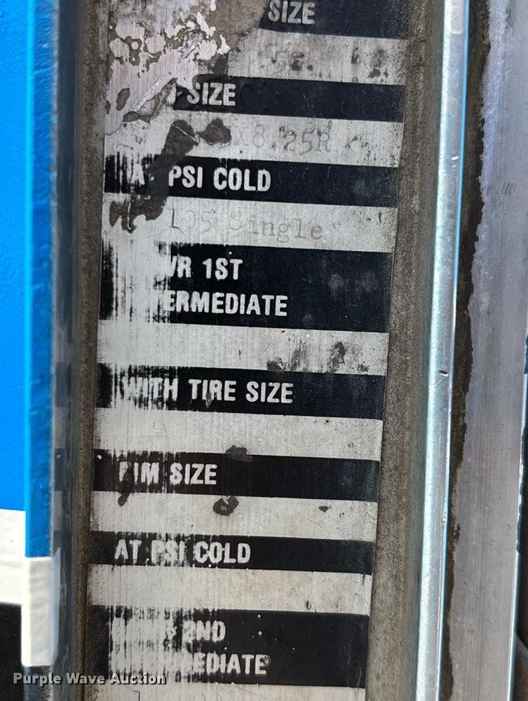 image for item ED2269 1978 Kenworth K100C semi truck