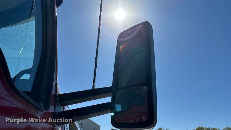 image for item ED2317 2021 Kenworth T680 semi truck