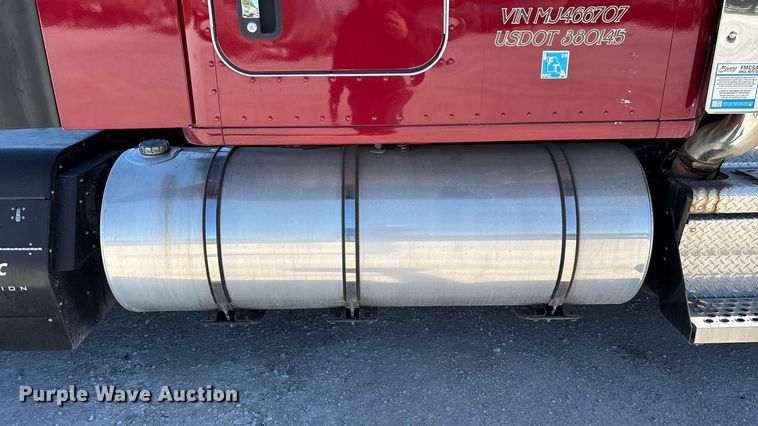 image for item ED2317 2021 Kenworth T680 semi truck